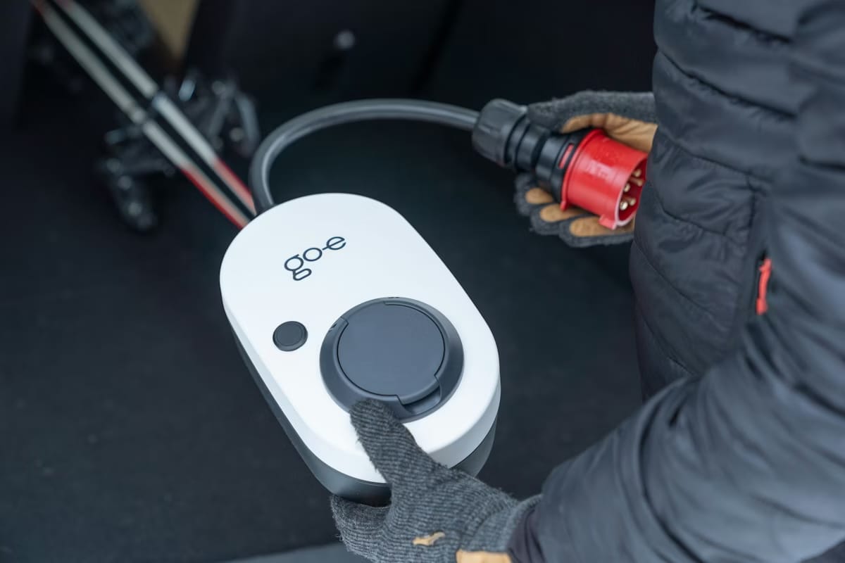 Portabel och fast — två laddare i en - go-e Gemini Flex 2.0