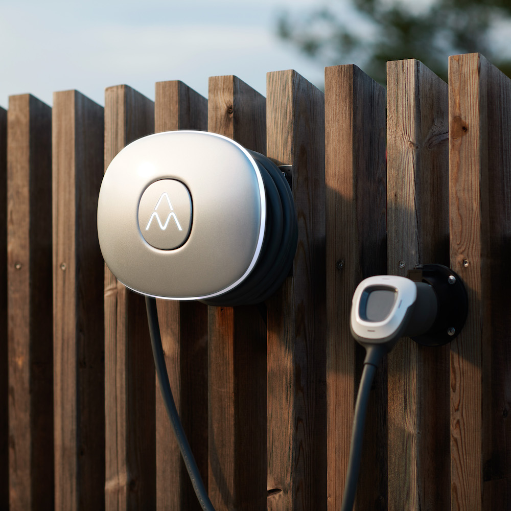 Charge amps halo laddbox på väggen
